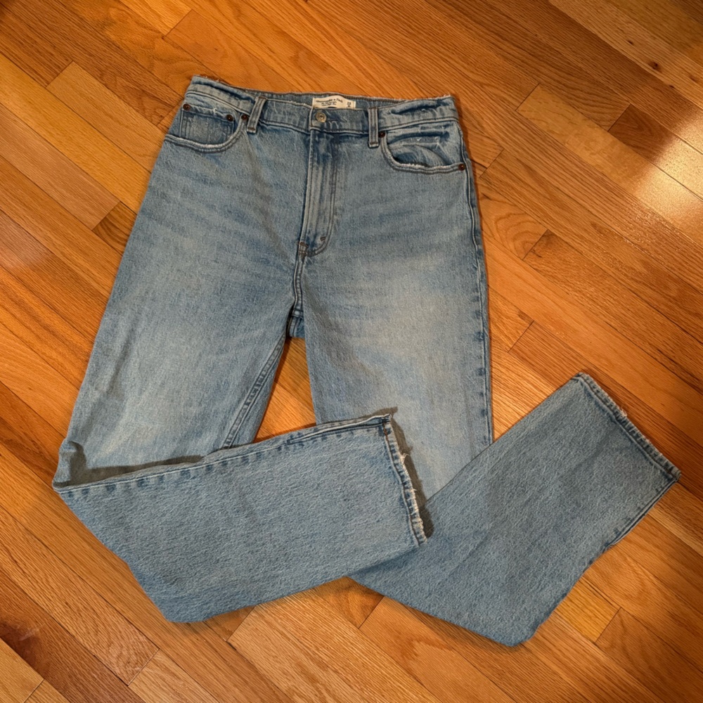 Abercrombie & Finch the 90’s Straight Ultra High Rise w/ Slits at Ankle 29/8 - Picture 4 of 14